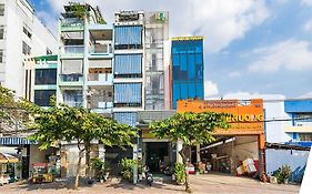 Khách Sạn Đình Đình